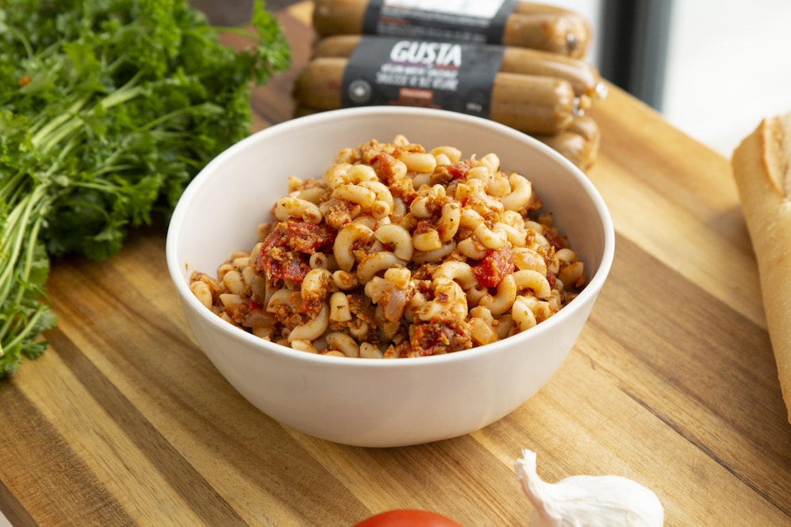 Macaroni aux saucisses véganes